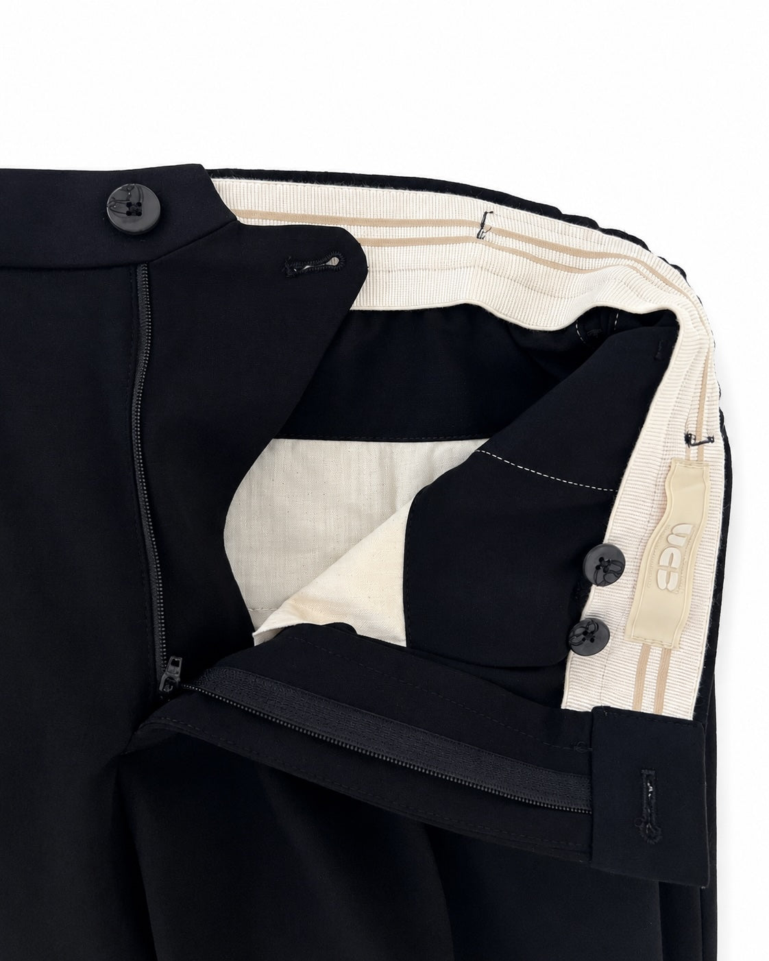 Schwarze Bundfaltenhose aus Viskosemischung