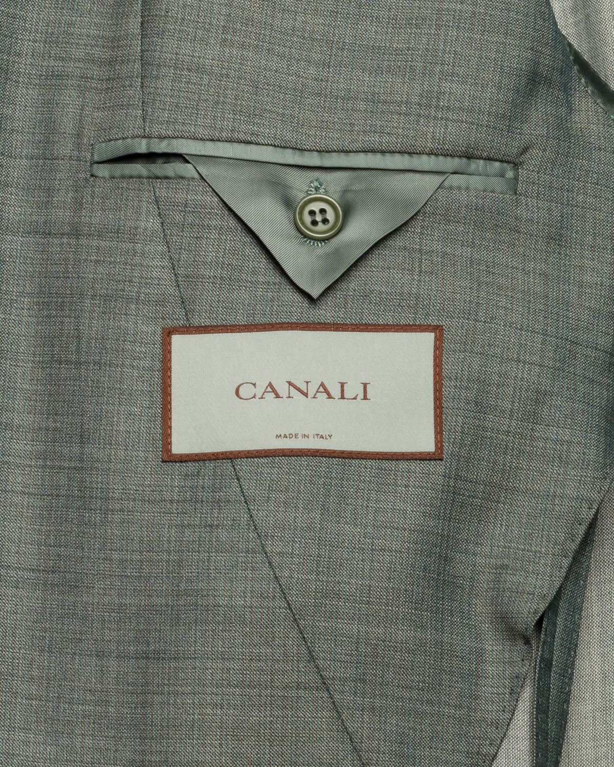 Two-Button Suit, KEI